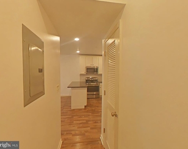 5261 Ridge Avenue - Photo Thumbnail 6