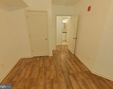 5261 Ridge Avenue - Photo Thumbnail 4
