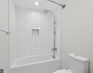 2527 Graduate Square - Photo Thumbnail 26