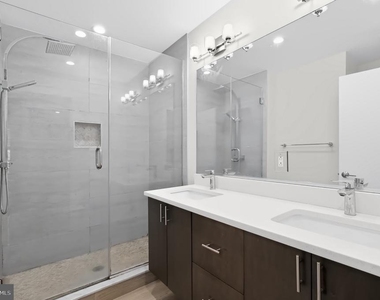 2527 Graduate Square - Photo Thumbnail 33