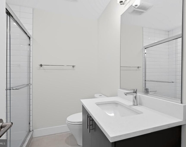 2527 Graduate Square - Photo Thumbnail 7