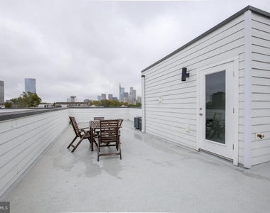 2527 Graduate Square - Photo Thumbnail 34