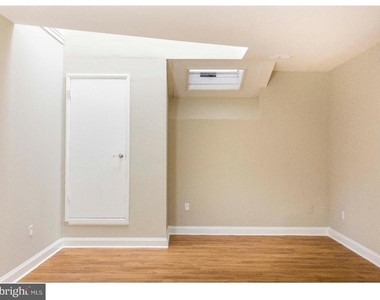 2031 South Street - Photo Thumbnail 14