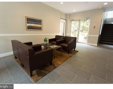 2031 South Street - Photo Thumbnail 8