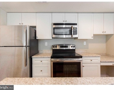 2031 South Street - Photo Thumbnail 11
