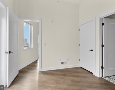 2401 Frankford Avenue - Photo Thumbnail 17