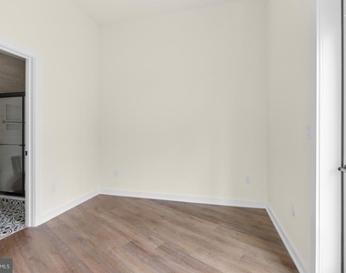 2401 Frankford Avenue - Photo Thumbnail 15