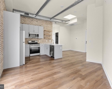 2401 Frankford Avenue - Photo Thumbnail 9