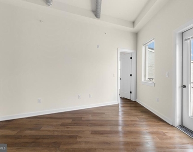 2401 Frankford Avenue - Photo Thumbnail 10