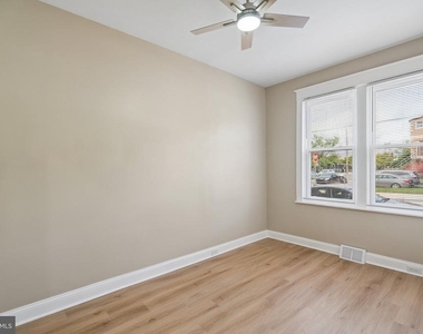740 N 37th Street - Photo Thumbnail 4