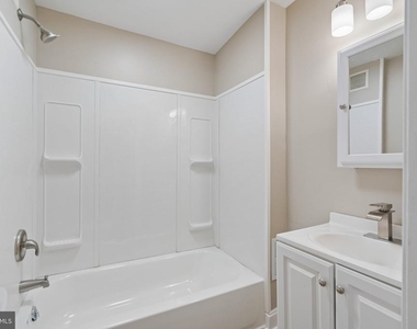 740 N 37th Street - Photo Thumbnail 8