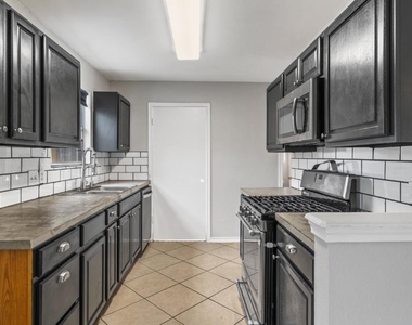 141 E Wild Senna Dr - Photo Thumbnail 8
