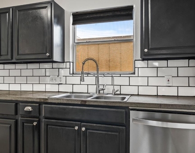 141 E Wild Senna Dr - Photo Thumbnail 9