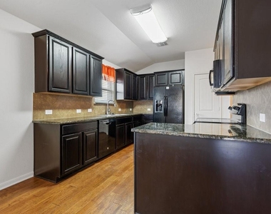 1013 Hawkeye Point Rd - Photo Thumbnail 8