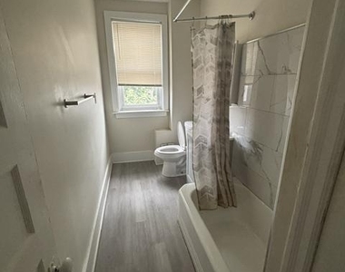 5723 Spruce Street - Photo Thumbnail 5