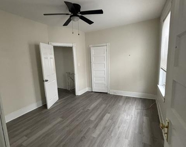 5723 Spruce Street - Photo Thumbnail 4