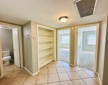 601 W 11th St - Photo Thumbnail 7