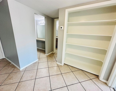 601 W 11th St - Photo Thumbnail 13