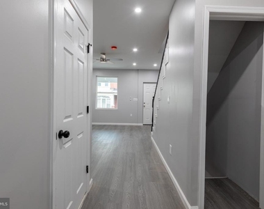 1615 S Conestoga Street - Photo Thumbnail 9