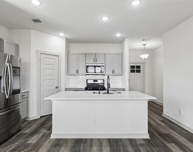 504 Big Cypress Bayou Rd - Photo Thumbnail 8