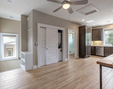 701 Josephine St - Photo Thumbnail 3