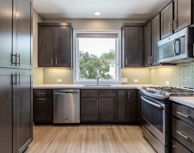 701 Josephine St - Photo Thumbnail 5