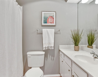 8400 Jamestown Dr - Photo Thumbnail 7
