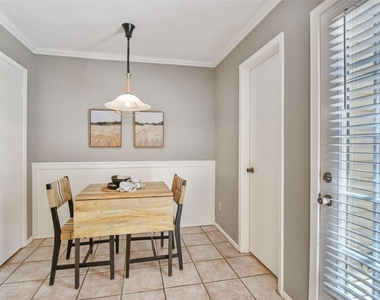 8400 Jamestown Dr - Photo Thumbnail 4