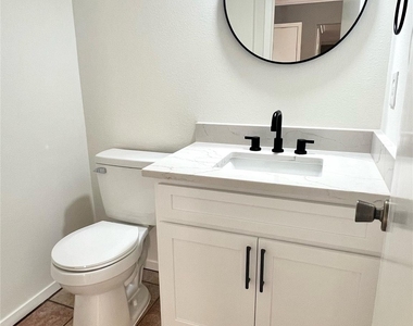 8400 Jamestown Dr - Photo Thumbnail 5