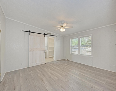 107 Long Shadow Dr - Photo Thumbnail 16