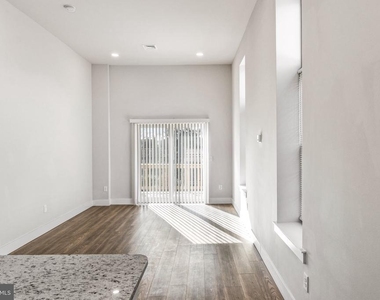 424 Chestnut Street - Photo Thumbnail 1