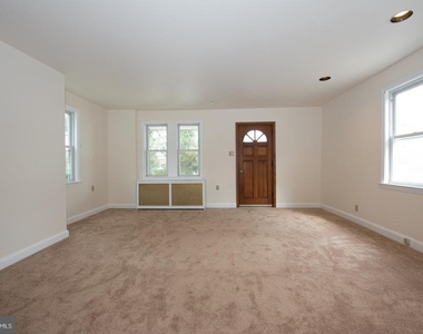 101 Merion Avenue - Photo Thumbnail 2