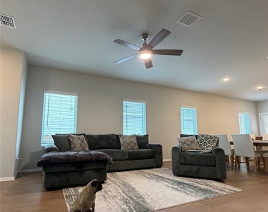 11917 Murano Dr - Photo Thumbnail 3