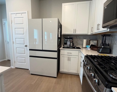 11917 Murano Dr - Photo Thumbnail 7