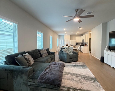 11917 Murano Dr - Photo Thumbnail 2