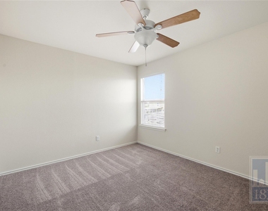 226 Wegstrom St - Photo Thumbnail 7