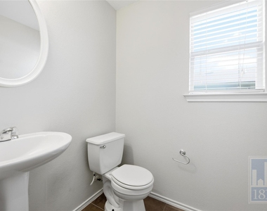 226 Wegstrom St - Photo Thumbnail 20