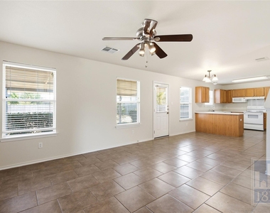 226 Wegstrom St - Photo Thumbnail 5