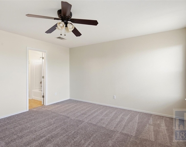 226 Wegstrom St - Photo Thumbnail 11