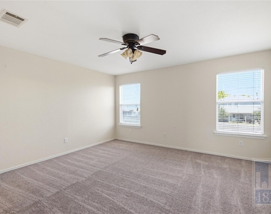 226 Wegstrom St - Photo Thumbnail 10