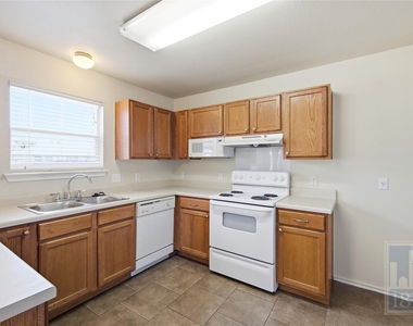 226 Wegstrom St - Photo Thumbnail 1