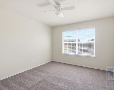 226 Wegstrom St - Photo Thumbnail 9