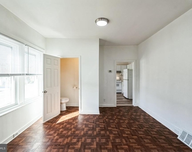 101 Selma Street - Photo Thumbnail 2