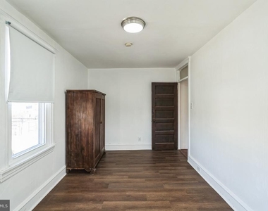 101 Selma Street - Photo Thumbnail 9