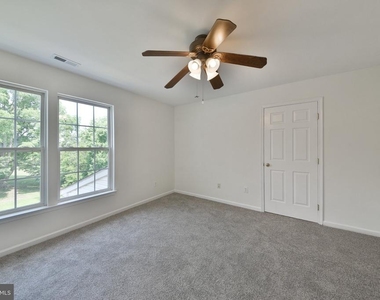 401 Jene Court - Photo Thumbnail 23