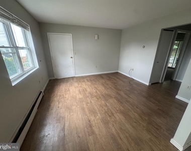 427 Smith Street - Photo Thumbnail 1