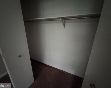 427 Smith Street - Photo Thumbnail 3
