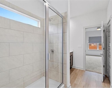 10006 Baden Ln - Photo Thumbnail 12