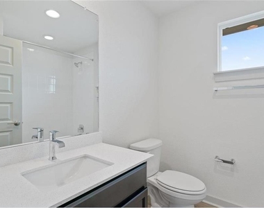 10006 Baden Ln - Photo Thumbnail 18