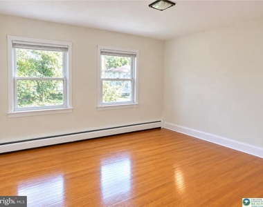 1324 Marlow Street - Photo Thumbnail 6